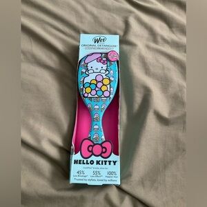 Hello Kitty Wet Brush Detangler and Dermaplane & Scupt Razors